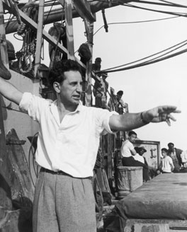 El realizador Elia Kazan, que acabó denunciando a varios compañeros