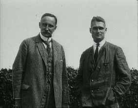 Un joven Hess con su mentor, Karl Haushofer